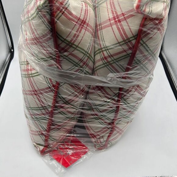 Holiday Collection Macys 2 pack 20X20 - Picture 2 of 3